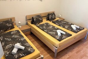 مكواة/لوح كي وواي فاي وملاءات أسرّة