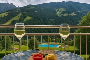 تناول الطعام بالخارج