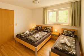 مكواة/لوح كي وواي فاي وملاءات أسرّة