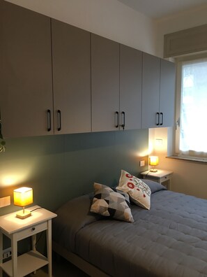 1 bedroom, iron/ironing board, free WiFi, bed sheets - Small apartment near the center of Verona (Verona)