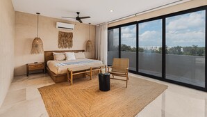 3 slaapkamers, een strijkplank/strijkijzer, wifi, beddengoed