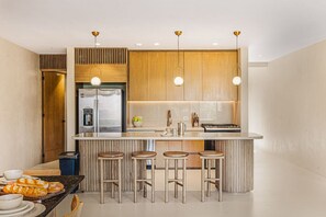 Kühlschrank, Ofen, Herdplatte, Geschirrspüler