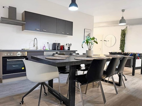 Industrie-Gruppenloft · 12 Personen · Spa, Spielbereich