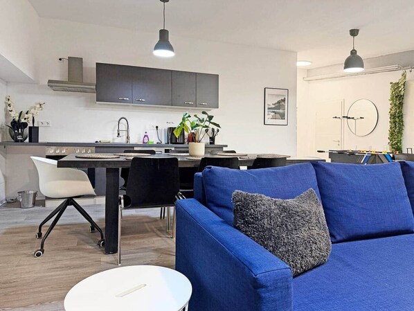 TV - Industrie-Gruppenloft · 12 Personen · Spa, Spielbereich (Nürtingen)