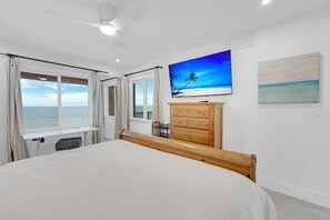 Internet, bed sheets - Leonardo Arms 230, Direct Gulf View, Beachfront! (Fort Myers Beach)