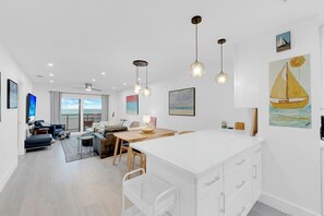 Interior - Leonardo Arms 230, Direct Gulf View, Beachfront! (Fort Myers Beach)