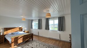 4 bedrooms, iron/ironing board, free WiFi, bed sheets