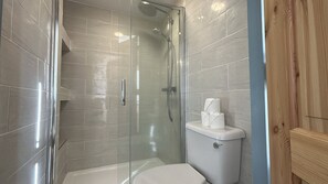 Shower, hair dryer, towels - Doonloughan Sea View, Ballyconneely (Ballyconneely)