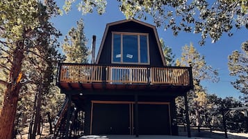 Signature Cabin, 3 Bedrooms, Non Smoking, Mountain View | Exterior