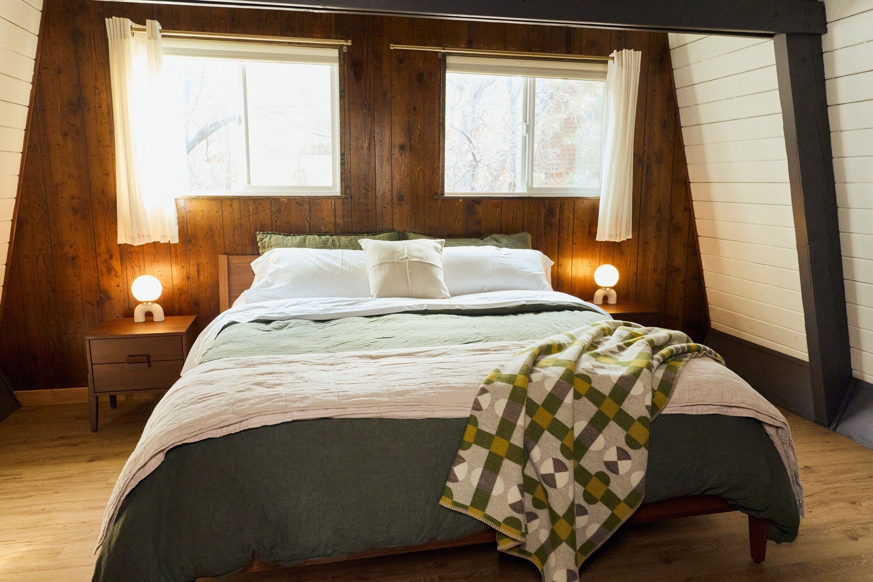 Signature Cabin, 3 Bedrooms, Hot Tub, Mountain View | Individually decorated, individually furnished, laptop workspace