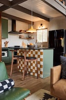 Kabin Khas, 3 kamar tidur, hot tub, pemandangan gunung | Dapur pribadi | Lemari es, microwave, oven, dan kompor