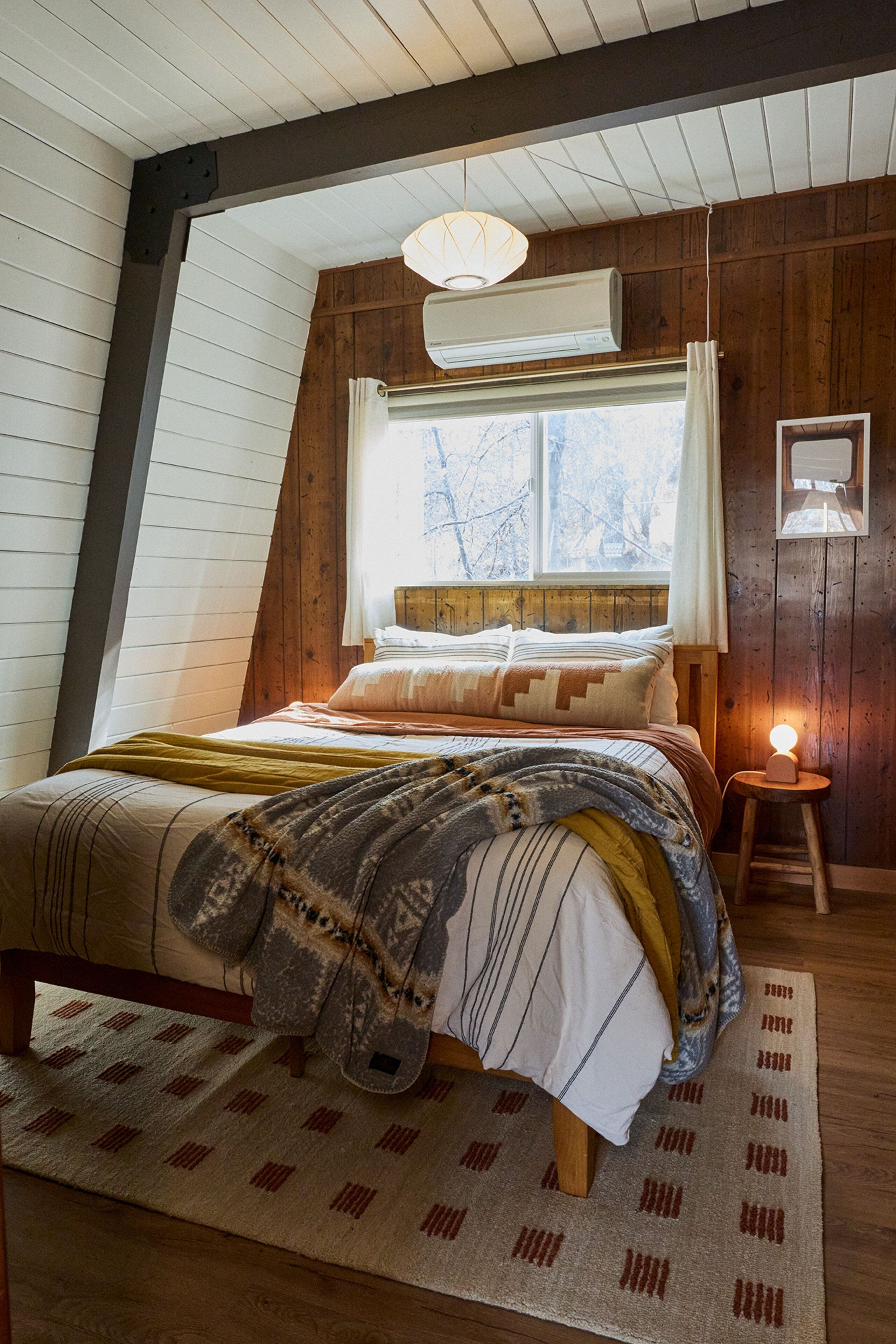 Signature Cabin, 3 Bedrooms, Hot Tub, Mountain View | Individually decorated, individually furnished, laptop workspace