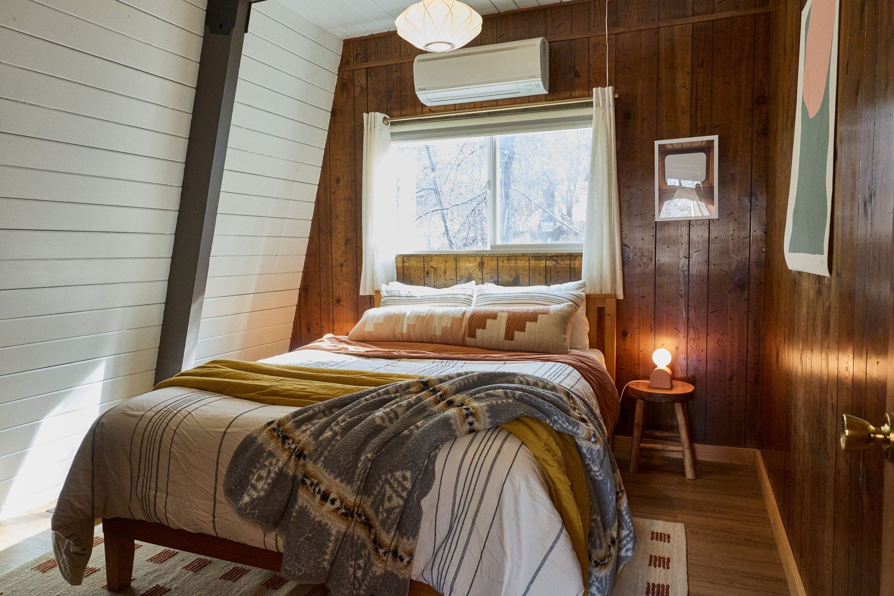 Cabaña Prestigio, 3 habitaciones, hidromasaje, vista a la montaña | Decoración personalizada y muebles diferentes 