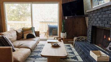 Smart TV 45 pulgadas con canales de televisión digitales, chimenea