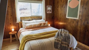 Individually decorated, individually furnished, laptop workspace