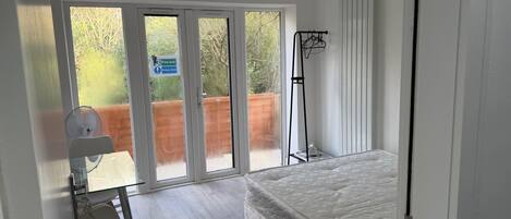 Iron/ironing board, WiFi