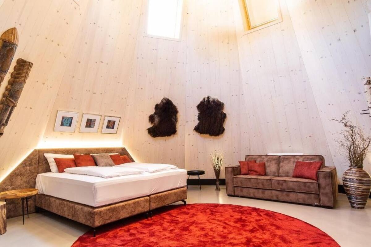 Suite Deluxe, vistas al jardín | Caja fuerte, cortinas opacas, wifi gratis