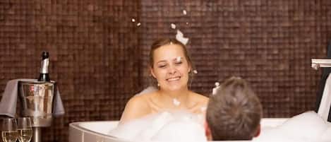 Deluxe Suite, Garden View | Spa