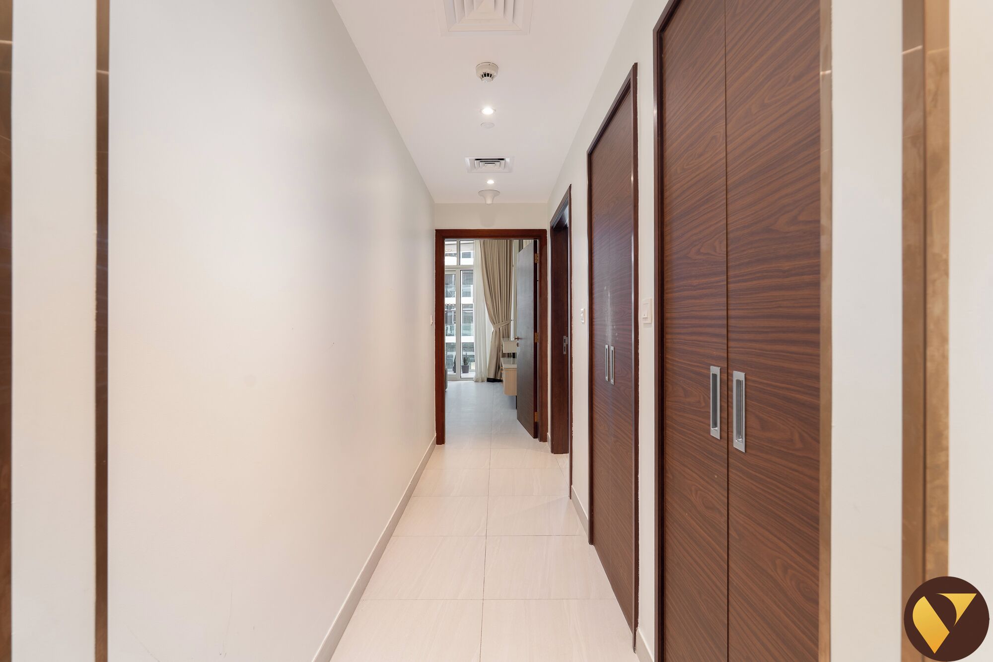 Apartamento superluxo, sacada, vista para a cidade | Parte interna