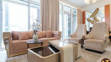 Apartamento superluxo, sacada, vista para a cidade | Parte interna