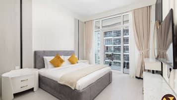 Luxury Apartment, Balcony, City View | Iron/ironing board, free WiFi