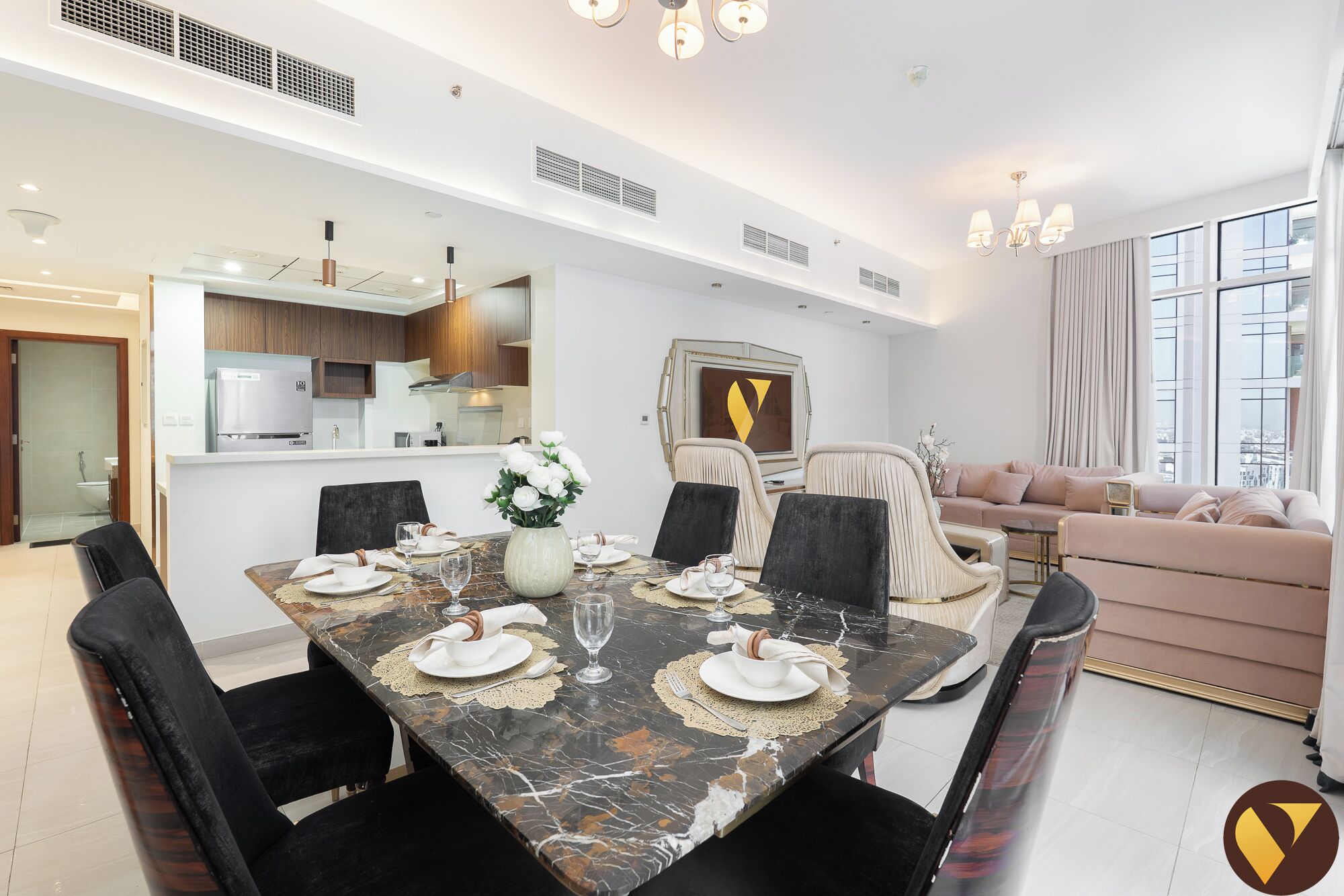 럭셔리 아파트, 발코니, 시내 전망 | 다이닝