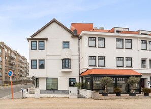 Exterior - Coqoon 0101 - Very modern 2-bedroom apartment 100m from the sea. (De Haan)
