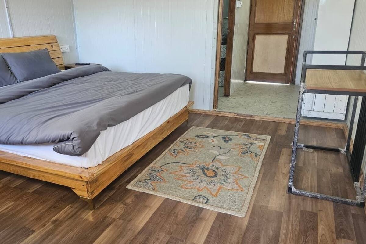 Deluxe Double Room, Patio, Mountain View