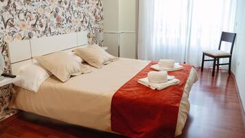 Fer et planche à repasser, Wi-Fi, draps fournis