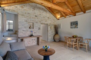 Interior - Serenity Near the Sea (Gaios)