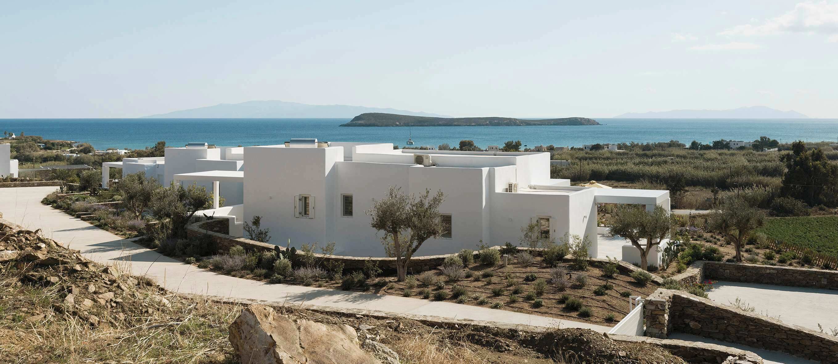 2 عدّة غرف نوم وخدمة الإنترنت