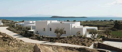 2 عدّة غرف نوم وخدمة الإنترنت