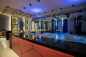 Dining - AVENUE PARK HOTEL (Yusufhona)