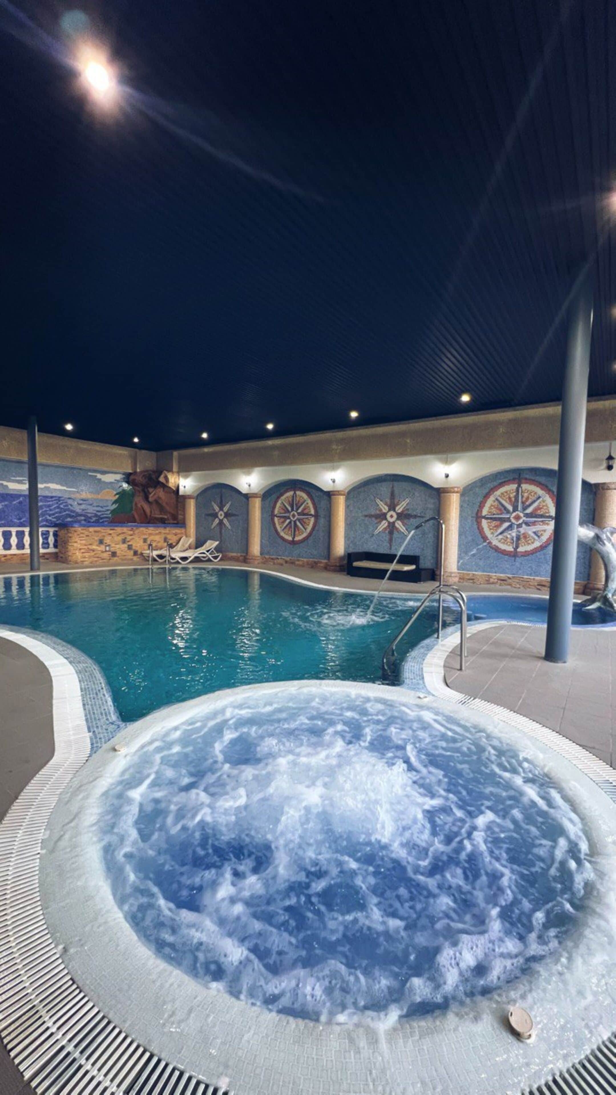 Seasonal outdoor pool, free pool cabanas, pool umbrellas