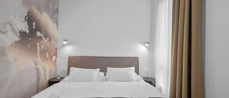 Standard Studio Suite | In-room safe, iron/ironing board, free WiFi