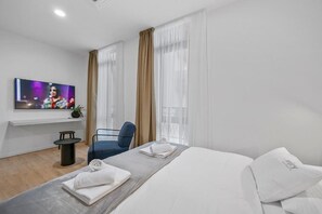 In-room safe, iron/ironing board, free WiFi - Enjoy Suites & Apartments (Zagreb)