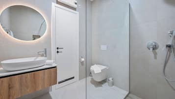 Exclusive Studio Suite | Bathroom