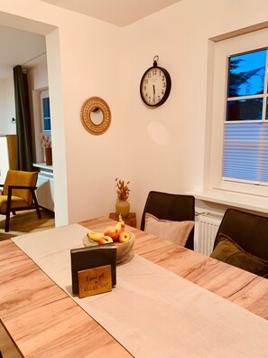 Dining - Apartment 'Auszeit' with Wi-Fi (Schmallenberg)