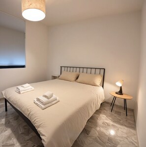 Iron/ironing board, WiFi, bed sheets - MAD Urban Apartment (Madrid)