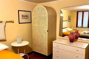 1 chambre, fer et planche à repasser, Wi-Fi, draps fournis