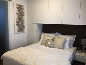 Fer et planche à repasser, Wi-Fi, draps fournis