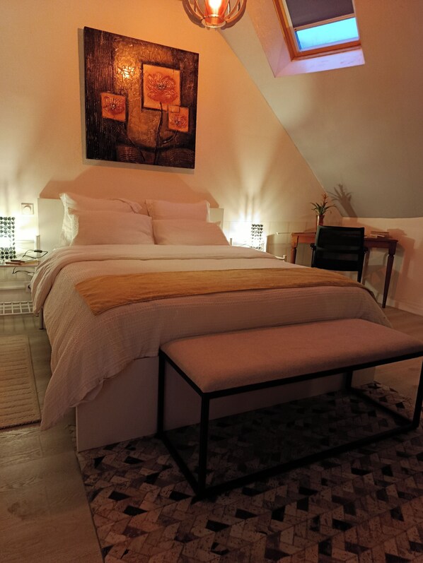 2 bedrooms, iron/ironing board, WiFi, bed sheets