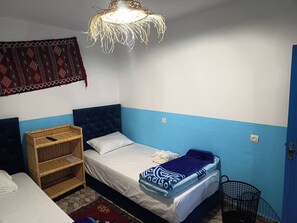 WiFi, bed sheets - Quiet Tamraght studio with Berber charm and wifi (Tamraght)