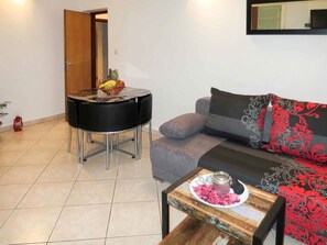 TV - One Bedroom Apartment with Shared Pool (Arbanija)