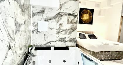 BPR Private Hot-tubs and rooms