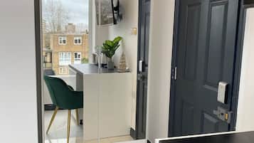 Standard Room, Private Bathroom, City View | Interior