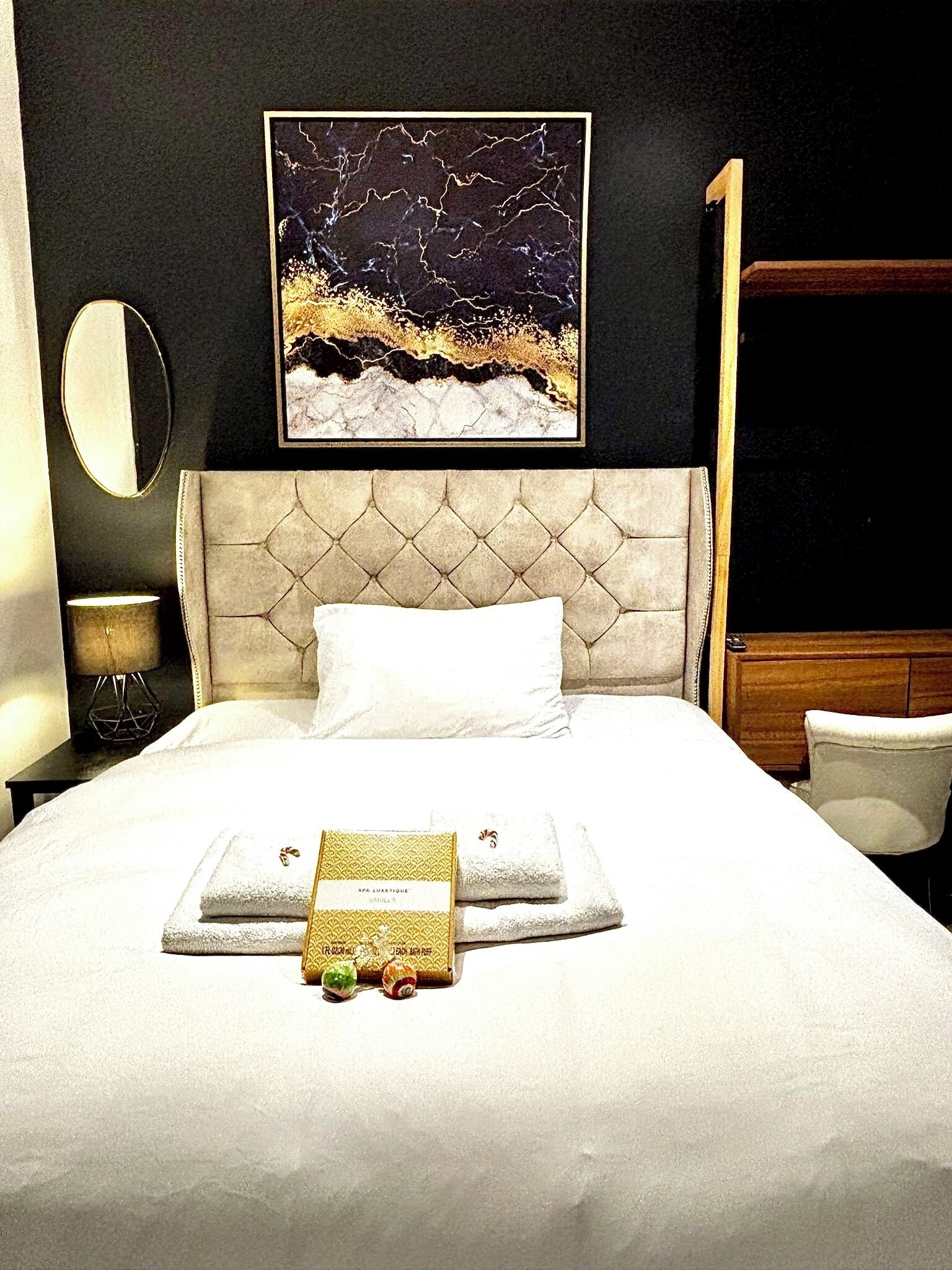 Bureau, espace de travail pour ordinateurs portables