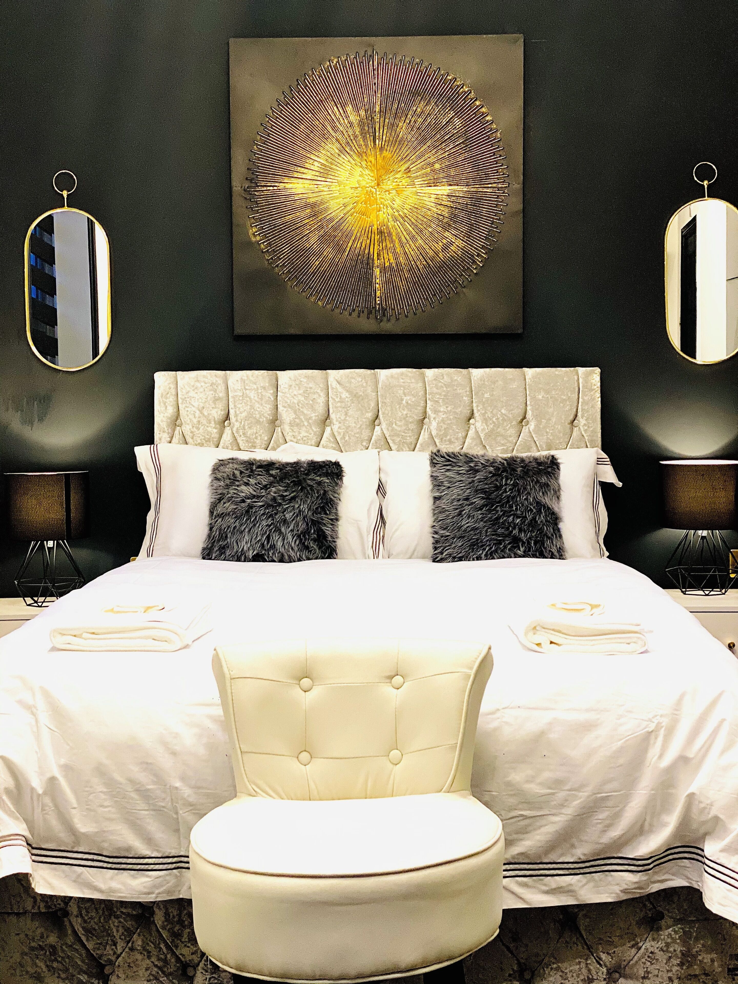 Superior-studiosviitti, esteetön kylpyamme, keittiö | Työpöytä, kannettavalle tietokoneelle sopiva työtila, pimennysverhot