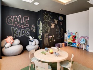 Children’s area - Cityview One Bedroom Suite with Two Beds (Miami)