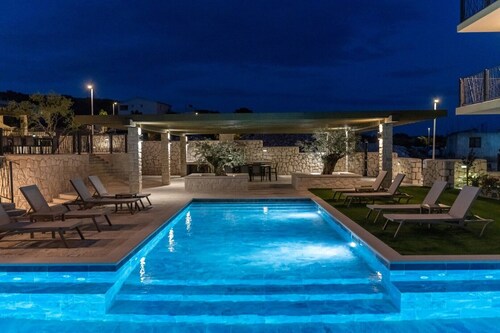 Three Bedroom Apartment in Lux Resort